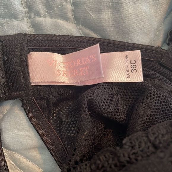 Victoria’s Secret black lingerie size 36C - Picture 5 of 5